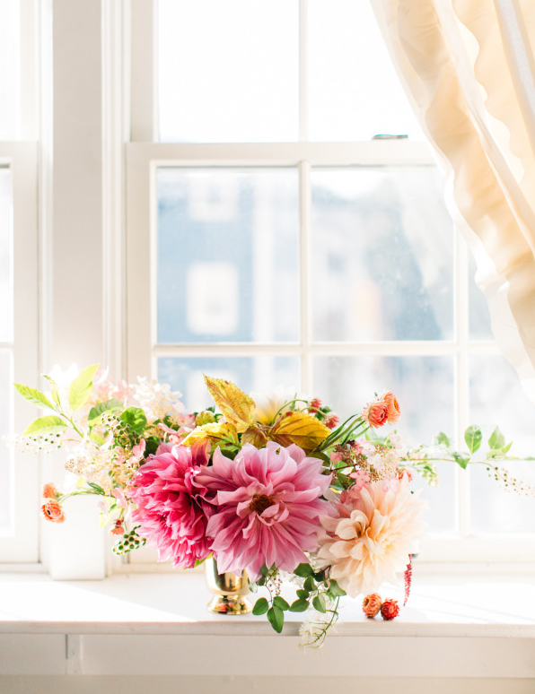 DIY Fall Flower Arrangement - Style Me Pretty Living 2015-04-26 23-44-33